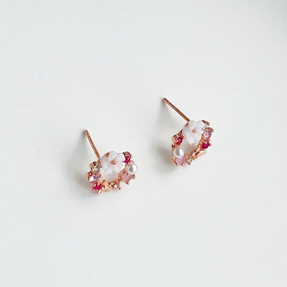 925 Rose Gold Wreath Pink Diamanté White Flower Butterfly Stud Earrings - Picture 3 of 5